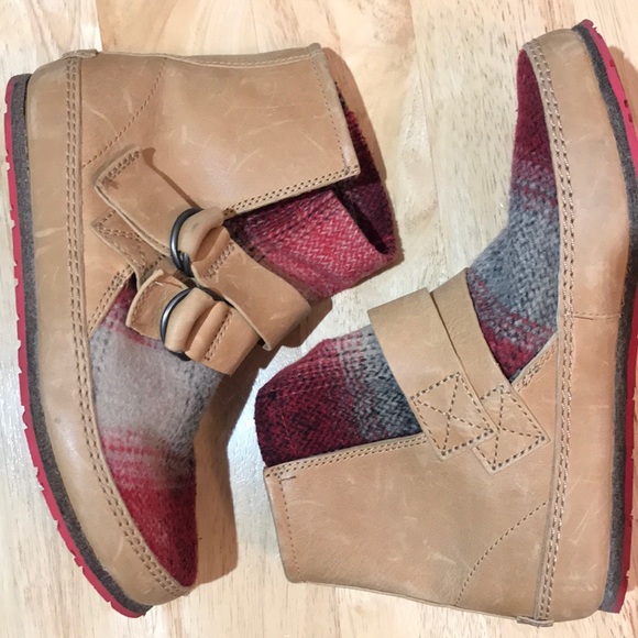 Sorel Yaquina II Boots Red Plaid Wool Size 6.5 - Picture 3 of 11